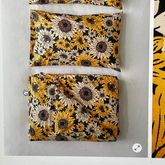 Urban Outfitters Sunflower Duvet Set - Picture 1 of 2